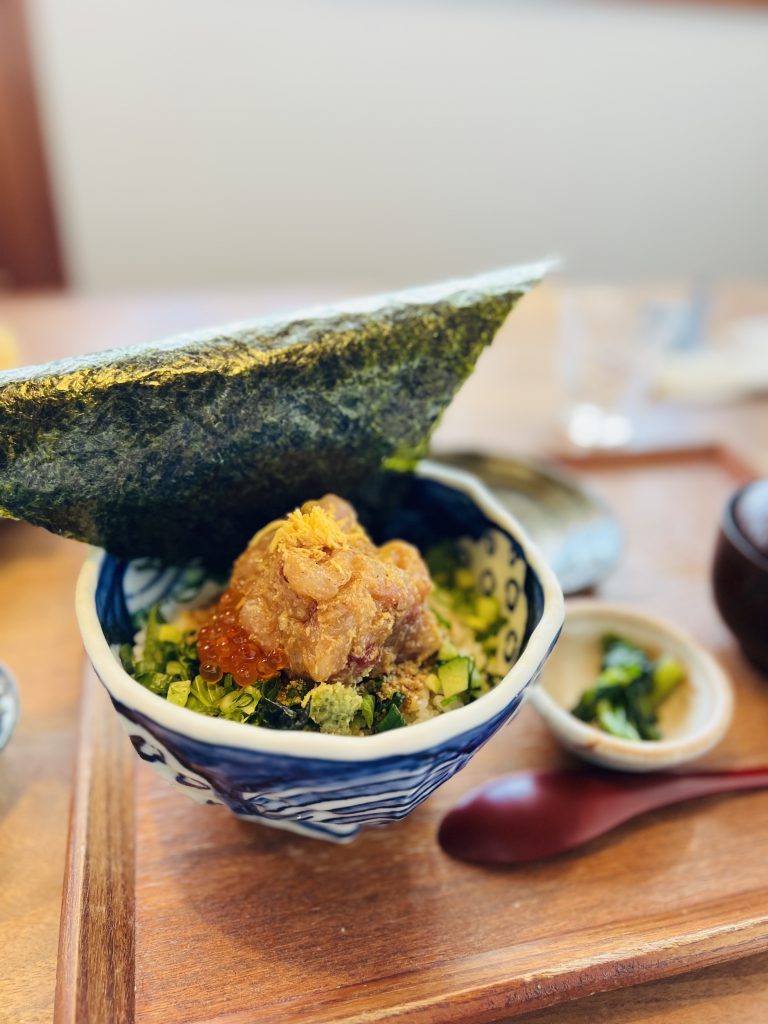 【湘南の不動産会社に勤める社員の日常】湘南で旬の新鮮な魚を食べる＠江ノ島小屋