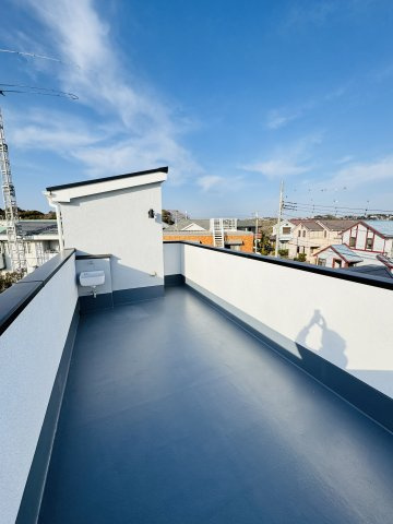 KAMAKURA RETREAT HOUSE ― 七里ガ浜、緑に包まれる杉板の家 ― 物件写真 03