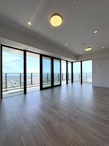 THE VIEW FROM SHONAN｜空と海を見渡す、湘南の特等席。