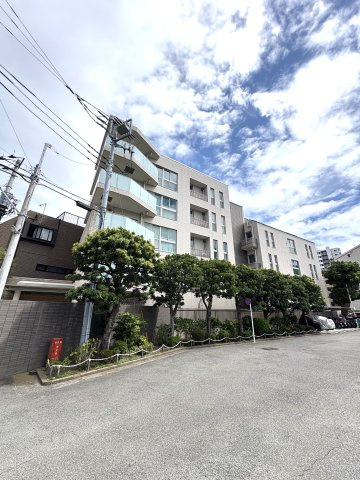 Live Lightly in Fujisawa. 身軽に暮らす、藤沢。